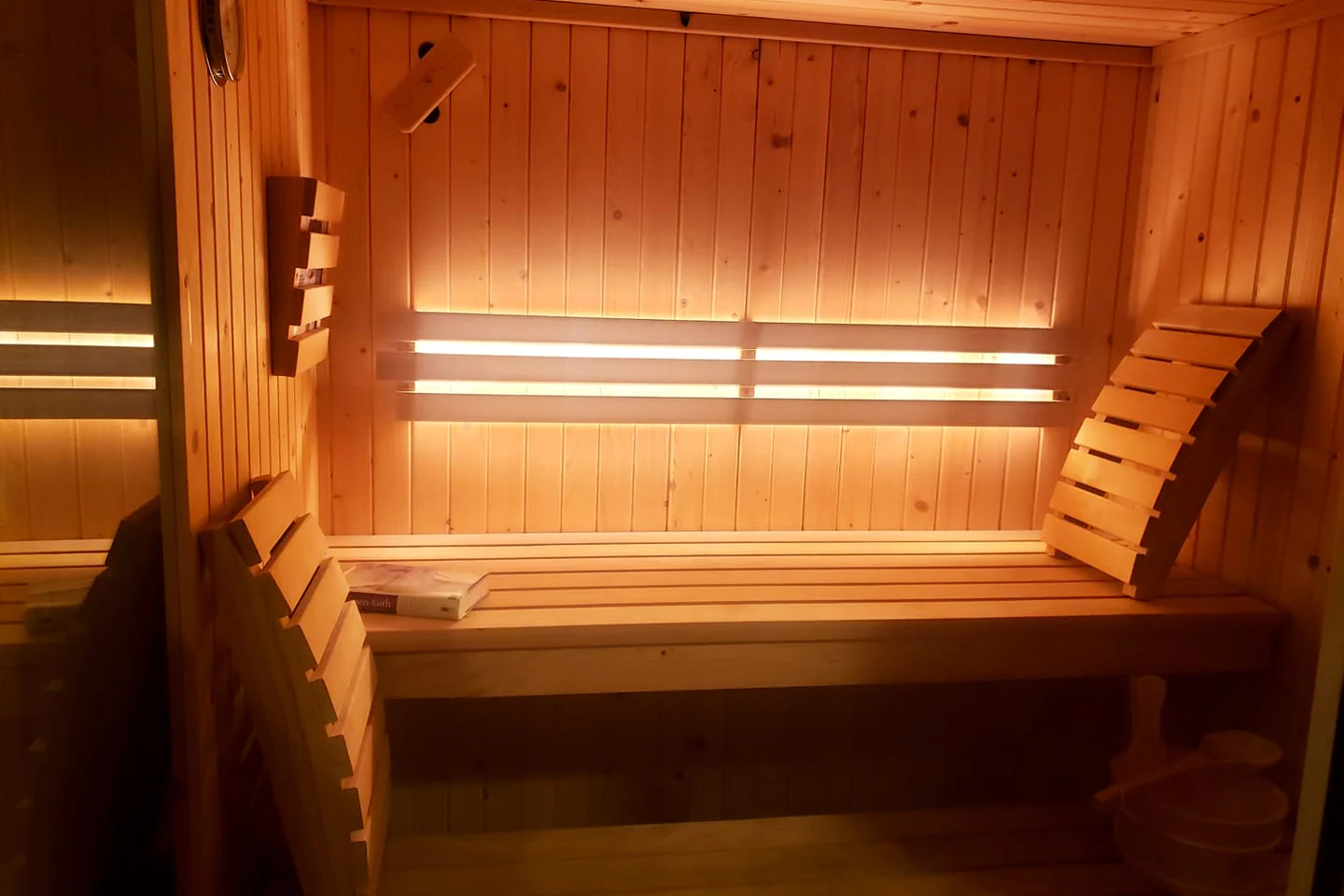Grayson 4 Person Indoor Sauna - Image 4